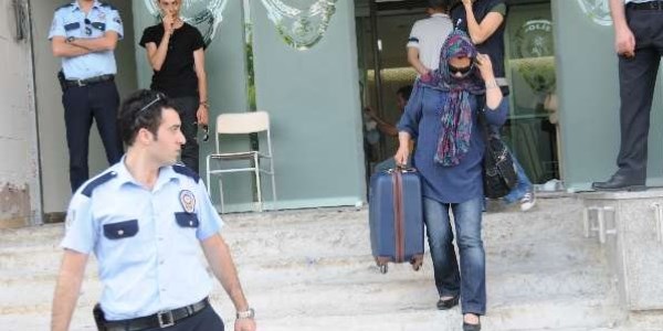 Uçakta hırsızlık, karakolda bitti