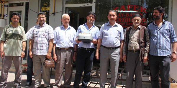 Altın dolu yazar kasayı çöpe attı