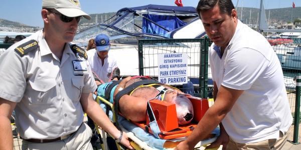 Tekneden balıklama atlayan Kolej Müdürü hastanelik oldu