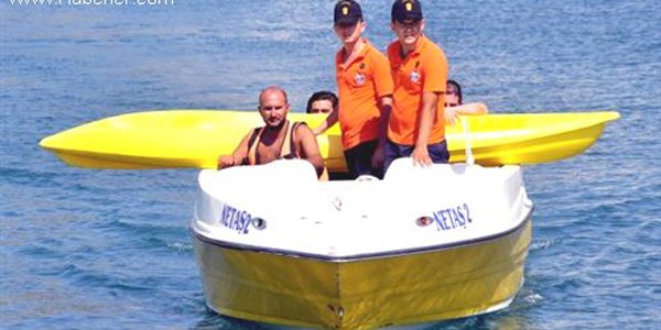 Kanoyla denizde mahsur kaldılar