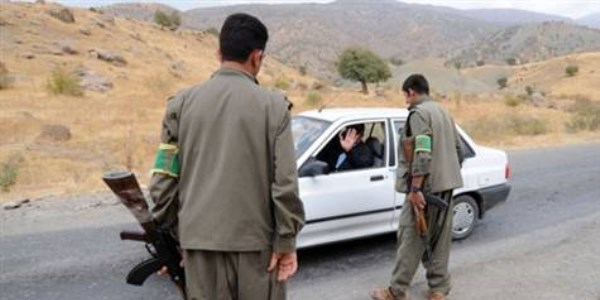 PKK işçi kaçırıp araç yaktı