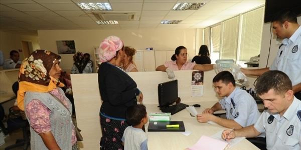 Dilenciler cami önlerinden toplandı