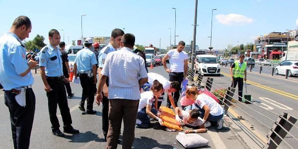 D-100'de otomobil takla attı: 1 yaralı