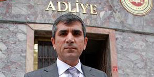Kadın avukata şiddet