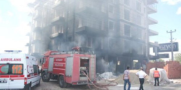 İnşaatta çıkan yangında can pazarı