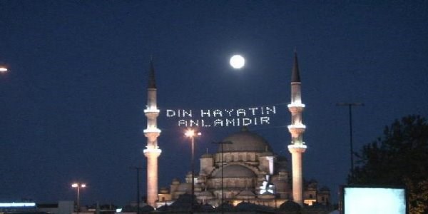 İstanbul'da dolunay güzelliği
