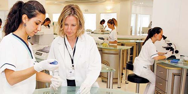 Sağlıkçı çalıştırmayan patrona ceza