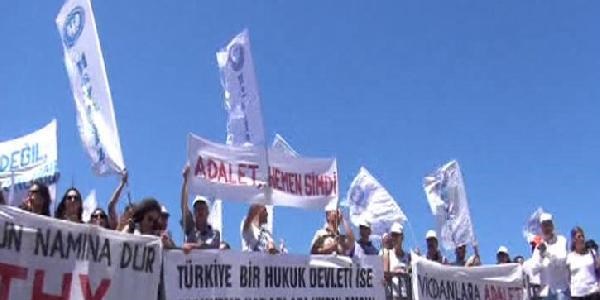 Hava-İş'ten İstanbul Adalet Sarayı önünde protesto
