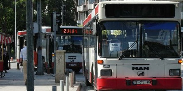 İzmir'de belediye şöförleri gece iş bıraktı