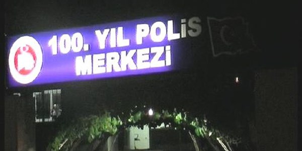 İzmir'de polis merkezine bombalı saldırı
