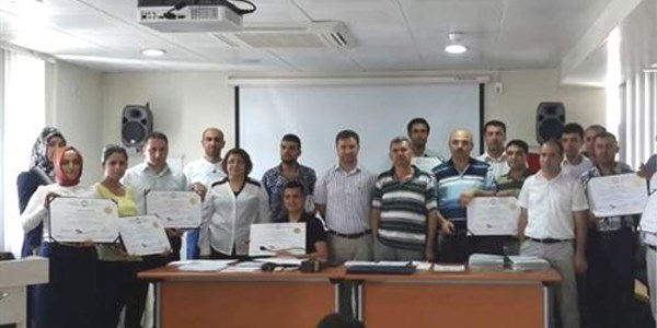 Eğitimi tamamlayan öğrenciler diplomalarını aldı