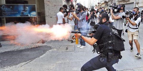 Mahkeme: Biber gazı da silahtır