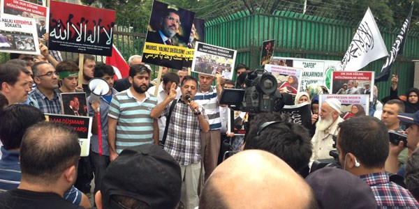 Mısır'daki katliam protesto ediliyor
