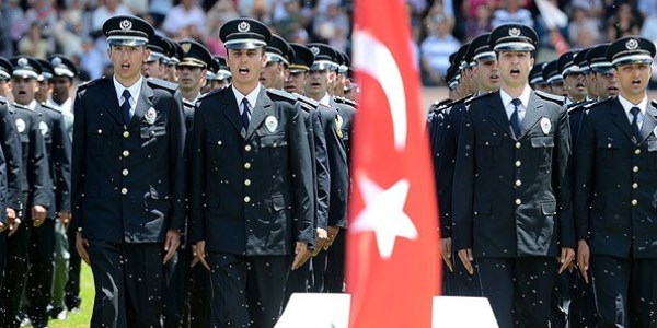 Suçla mücadelede 'sırdaş polis' geliyor