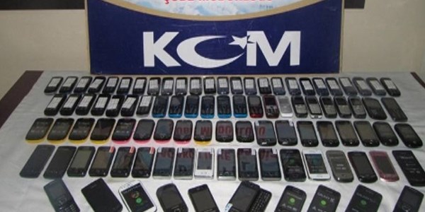Kahramanmara'ta 35 adet kaak cep telefonu ele geirildi