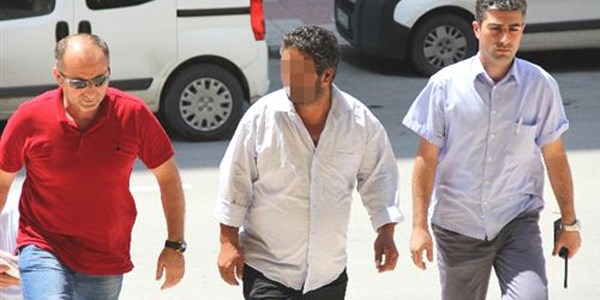 ATM'DE unutulan 5 bin liray� al�nca g�zalt�na al�nd�