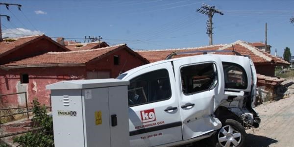 Çubuk'ta trafik kazası: 4 yaralı