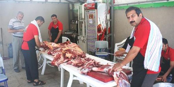 Yard�m kuyru�unda 5 bin ki�i bekledi