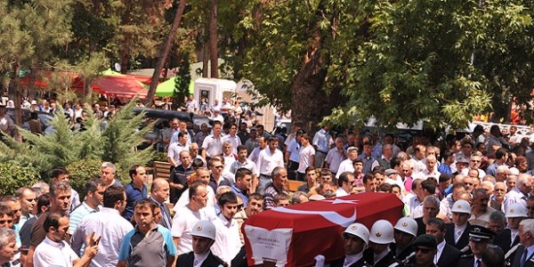 �ehit polis topra�a verildi