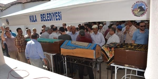 45 günlük bebek anne ve babasıyla kaza kurbanı