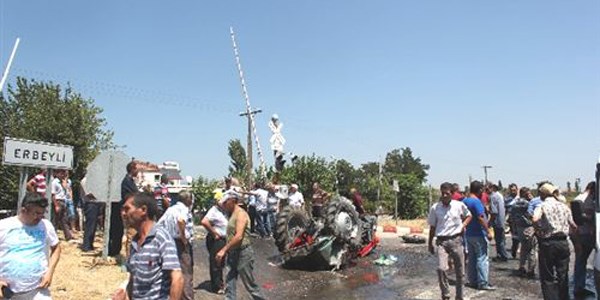 Aydın'da trafik kazası kara yolu savaş alanına döndü