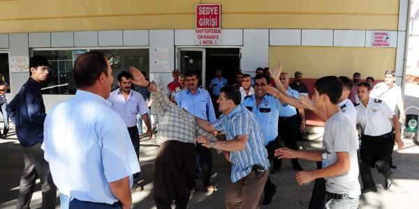 Önce sokakta sonra hastanede kavga ettiler: 6 yaralı