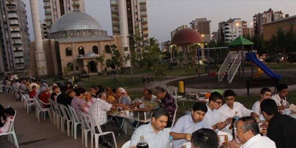 Örnek camii, örnek cemaat