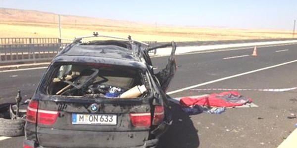 Nusaybin'de devrilen otomobilden fırlayan çocuk öldü
