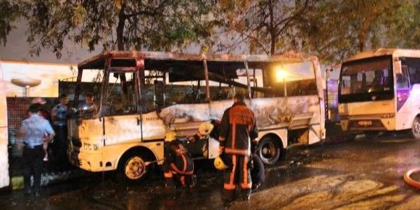 Park halindeki minib�s yand�