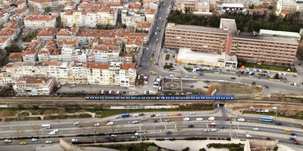 İhaleler komşu müdürün eşine
