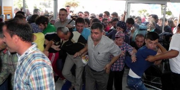 Ucuz ürün izdihama sebep oldu