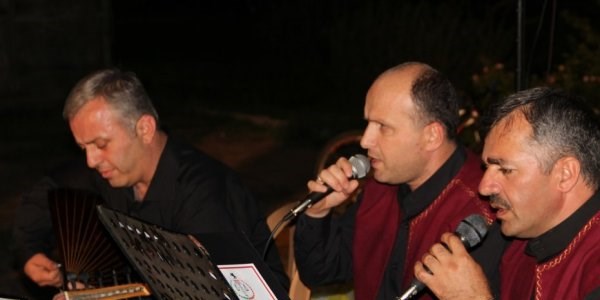 �ar�amba'da ilahi dinletisi