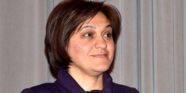 Bakan yard�mc�s�n�n makam arac� �al�nd�