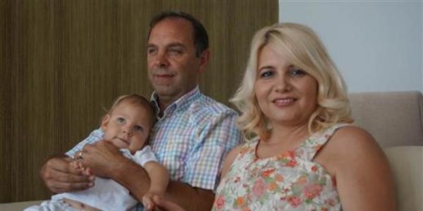 Doktor baba çocuğunun tedavisi için Brezilyalı şifacıya gitti