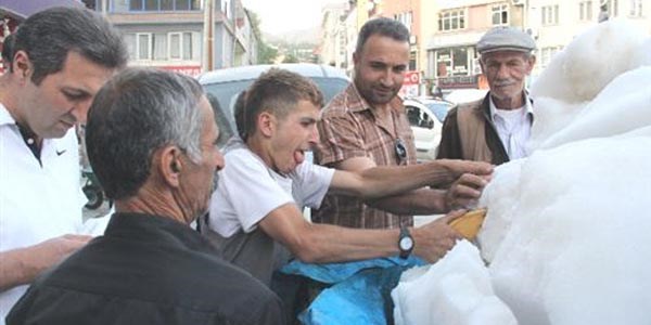 Kar kal�plar� ekmek kap�s� oldu