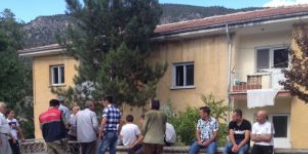 Evinde ölü bulundu
