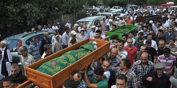 Kaza kurban� 3 ki�iye h�z�nl� t�ren