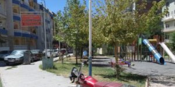Çalınan motosiklet çocuk parkında bulundu