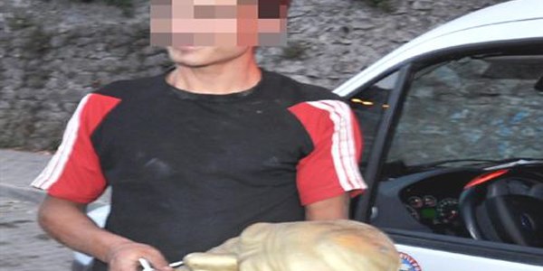 Polis'ten hurdac� karde�lere 'Atat�rk Mask�' uyar�s�