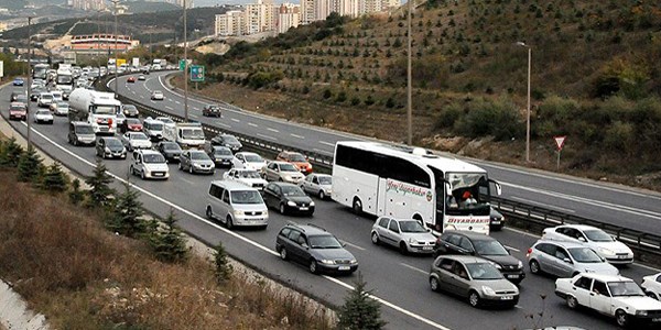TEM otoyolunda 15 kilometrelik araç kuyruğu