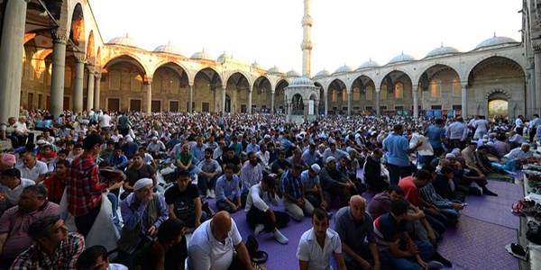 Binlerce vatanda Bayram Namazn Sultanahmet'te kld