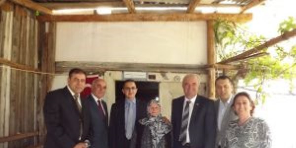 Bayramda şehit aileleri unutulmadı