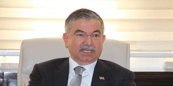 Yılmaz: Rütbe sökmeye hakimler karar verir
