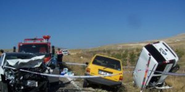 Korkuteli'de trafik kazası: 5 ölü, 7 yaralı