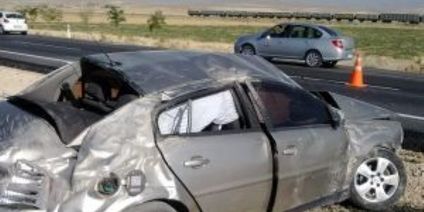 Kazada araçtan fırlayan bebeğin inanılmaz kurtuluşu