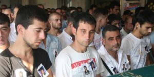 Amca çocukları toprağa verildi