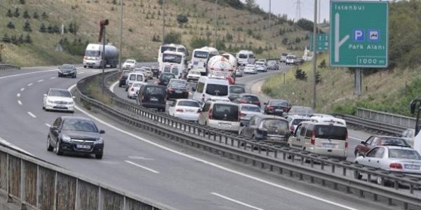 TEM'de trafik adm adm ilerliyor