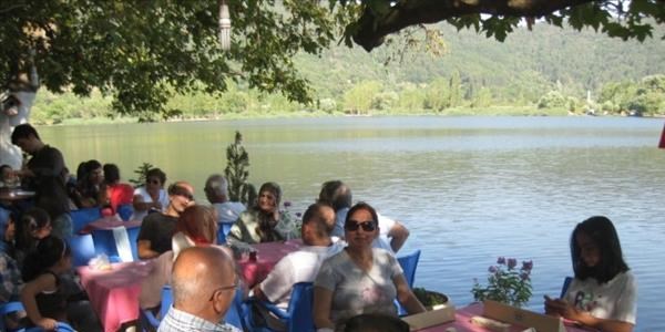 Bayram sıcakla başladı, yağmurla sona erdi
