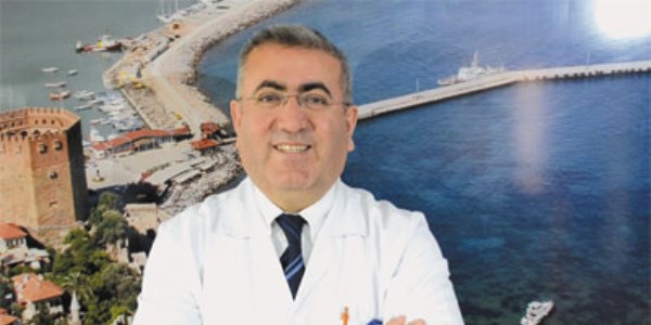 Başhekimin otomobilini şizofren hastası yakmış