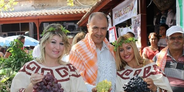 Urla'da geleneksel Ba�bozumu �enlikleri ba�l�yor